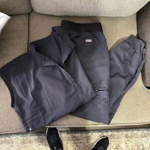 FIGS CHARCOAL SCRUB SET